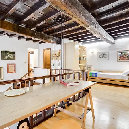 Rustic Apt In Trastevere 公寓